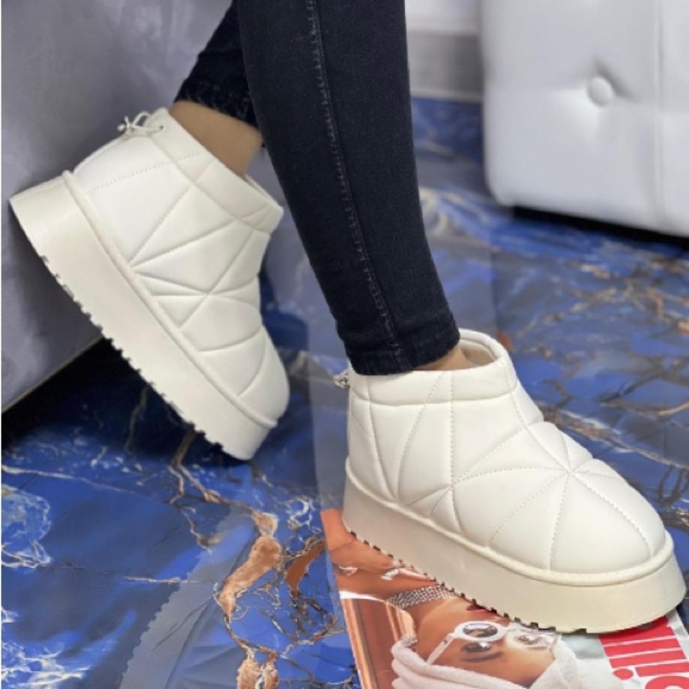 Winter White Quilted Women's Shoes